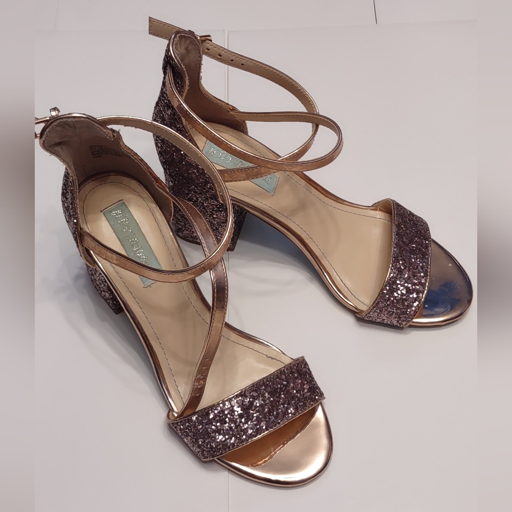 Betsey Johnson "Libra" scrappy rose gold heeled sandal 7M